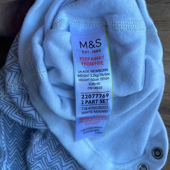 Long sleeve M&S bodysuit - Picture 2 of 3